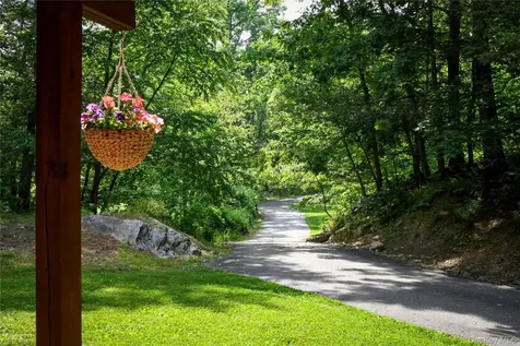 82 Indian Lake Road Putnam Valley NY 10579