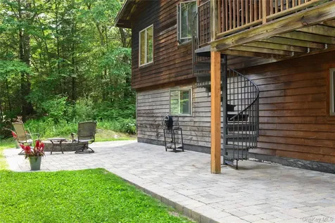 82 Indian Lake Road Putnam Valley NY 10579