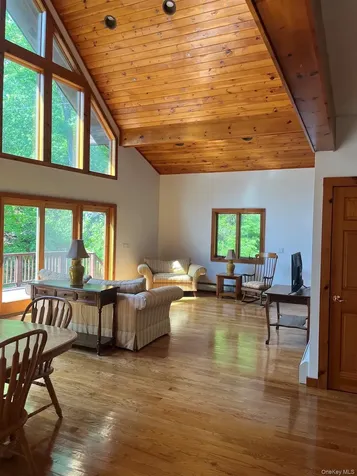 82 Indian Lake Road Putnam Valley NY 10579