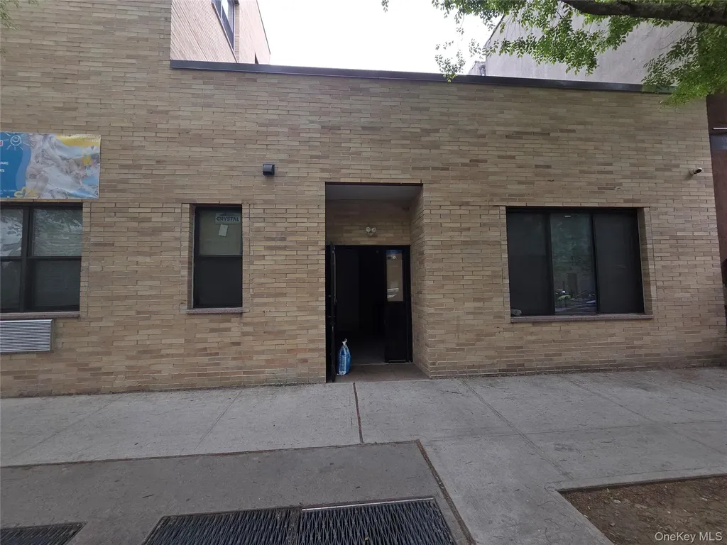 810 E 165th Street Bronx NY 10459