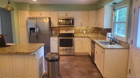 12 High Ridge Road Poughkeepsie NY 12603