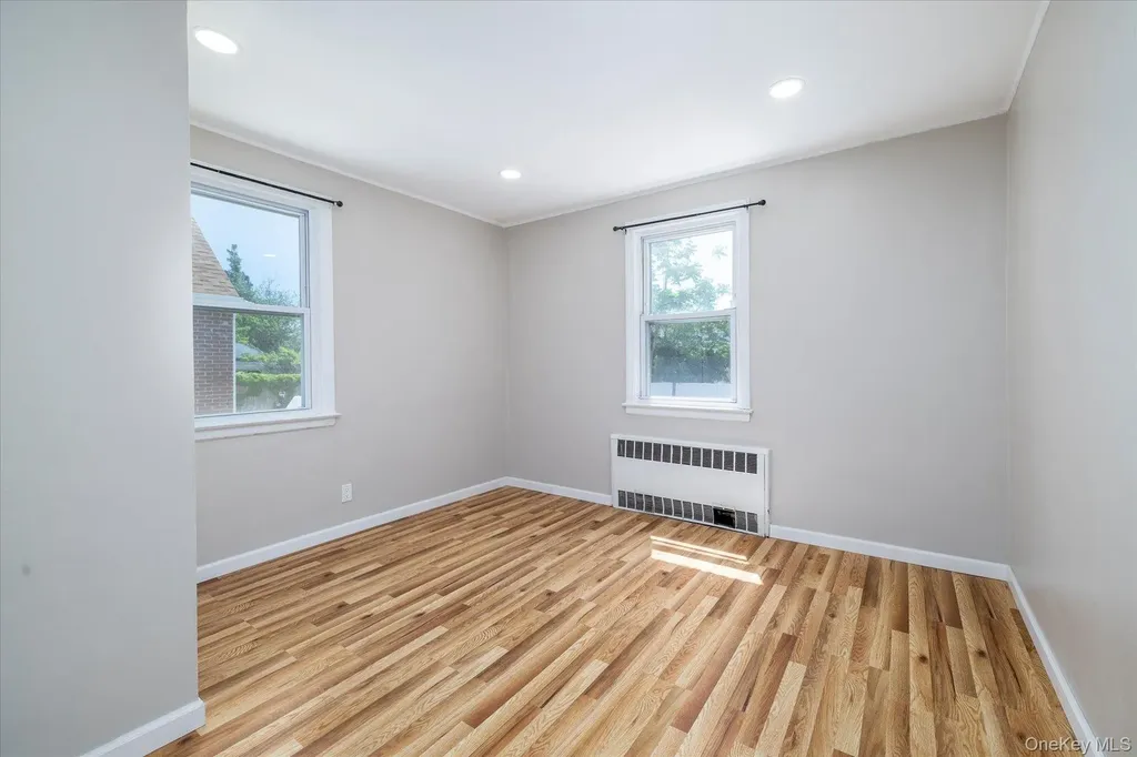 191 Raff Avenue Mineola NY 11501