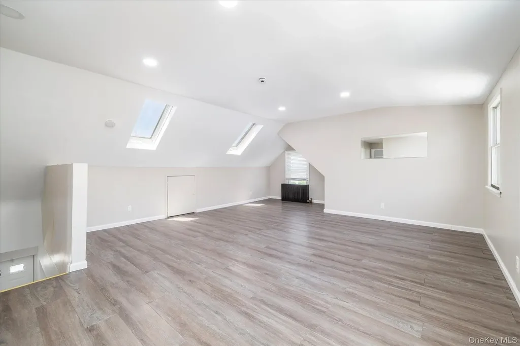 191 Raff Avenue Mineola NY 11501