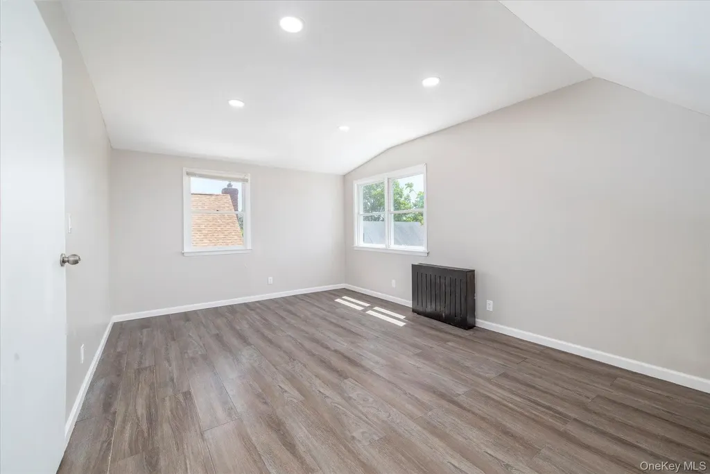 191 Raff Avenue Mineola NY 11501