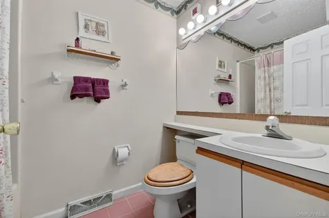 40 Spruce Ridge Drive Fishkill NY 12524