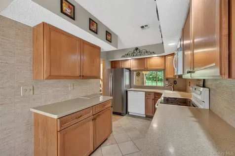40 Spruce Ridge Drive Fishkill NY 12524