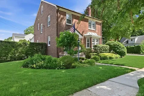225 Crocus Avenue Floral Park NY 11001