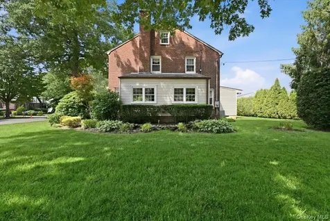 225 Crocus Avenue Floral Park NY 11001