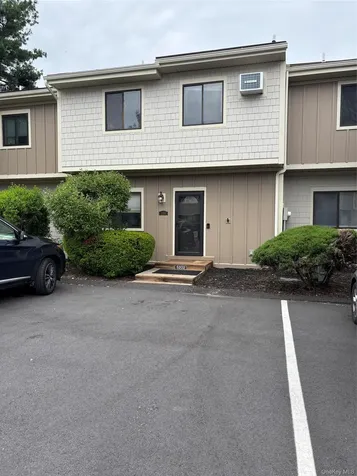 5202 Chelsea Cove N Hopewell Junction NY 12533