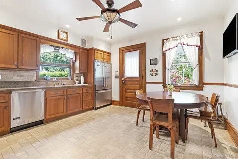 13 Ridgeview Avenue White Plains NY 10606