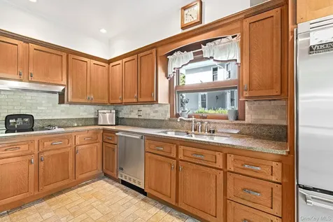 13 Ridgeview Avenue White Plains NY 10606