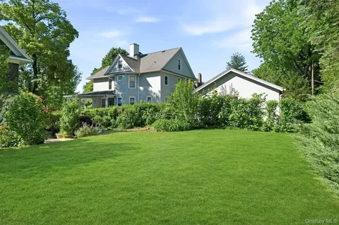 13 Ridgeview Avenue White Plains NY 10606
