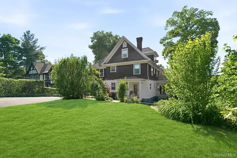 13 Ridgeview Avenue White Plains NY 10606