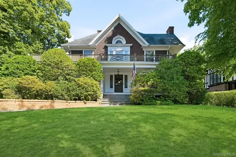 13 Ridgeview Avenue White Plains NY 10606