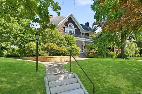 13 Ridgeview Avenue White Plains NY 10606