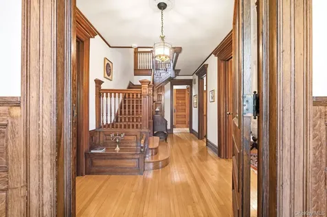 13 Ridgeview Avenue White Plains NY 10606