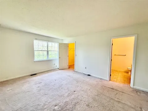 12 Evergreen Way Pawling NY 12564