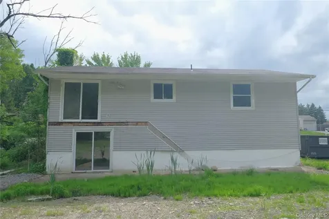 17 Roosevelt Road Hyde Park NY 12538
