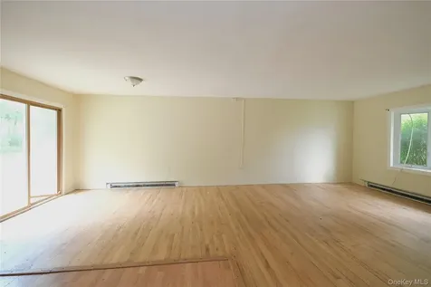 17 Roosevelt Road Hyde Park NY 12538