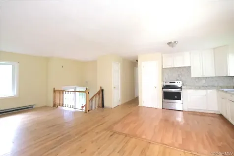 17 Roosevelt Road Hyde Park NY 12538