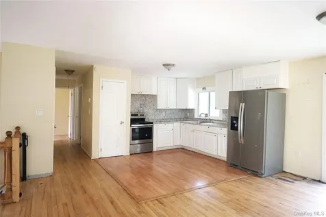 17 Roosevelt Road Hyde Park NY 12538