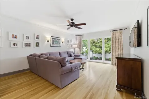 6 Blenheim Court Rockville Centre NY 11570
