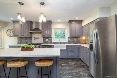 6 Blenheim Court Rockville Centre NY 11570