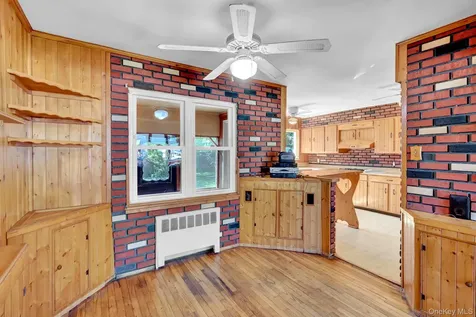 1456 Peters Boulevard Bay Shore NY 11706