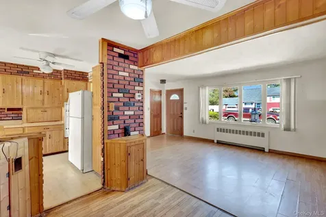 1456 Peters Boulevard Bay Shore NY 11706