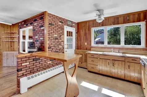 1456 Peters Boulevard Bay Shore NY 11706