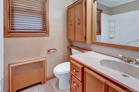 1456 Peters Boulevard Bay Shore NY 11706