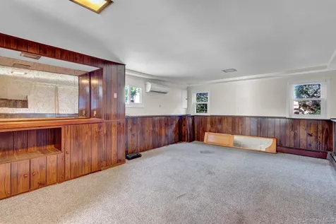 1456 Peters Boulevard Bay Shore NY 11706