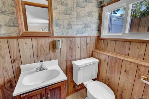 1456 Peters Boulevard Bay Shore NY 11706