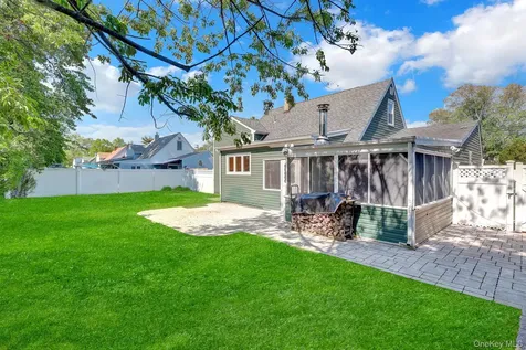 1456 Peters Boulevard Bay Shore NY 11706