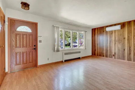 1456 Peters Boulevard Bay Shore NY 11706