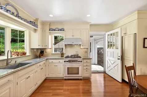 33 Oliphant Avenue Dobbs Ferry NY 10522