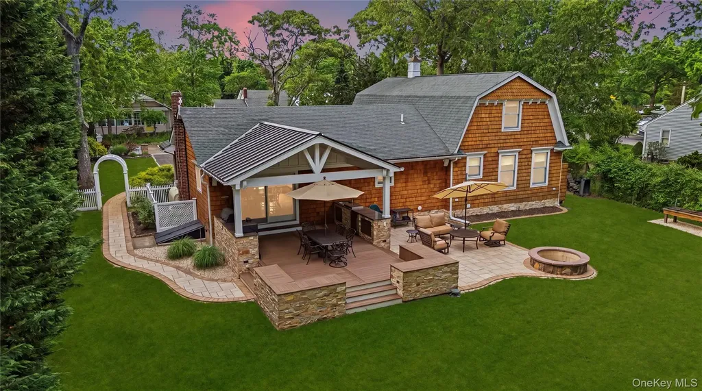 345 Bartley Road Mattituck NY 11952