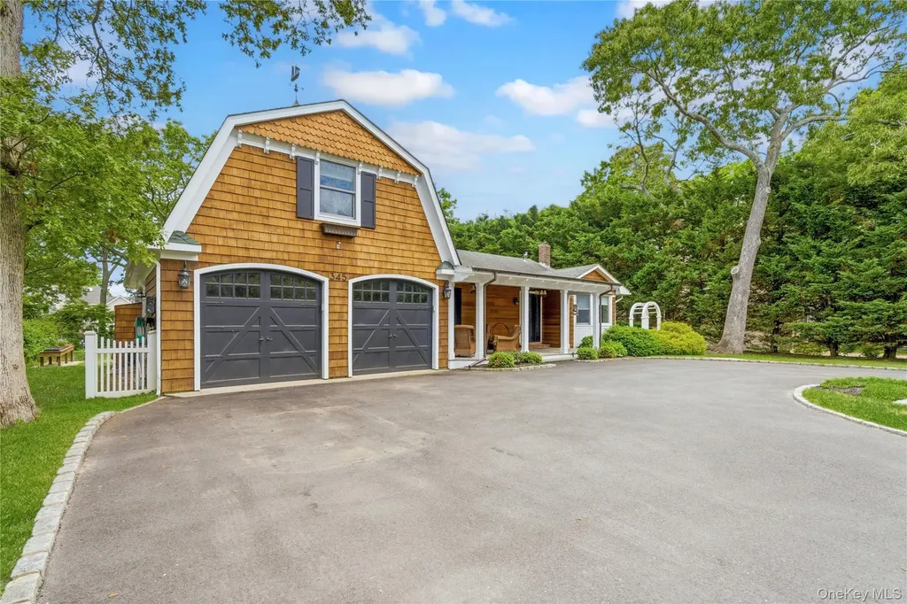345 Bartley Road Mattituck NY 11952