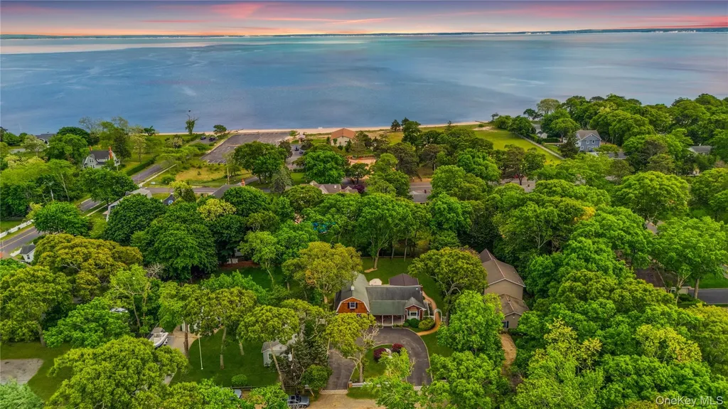 345 Bartley Road Mattituck NY 11952