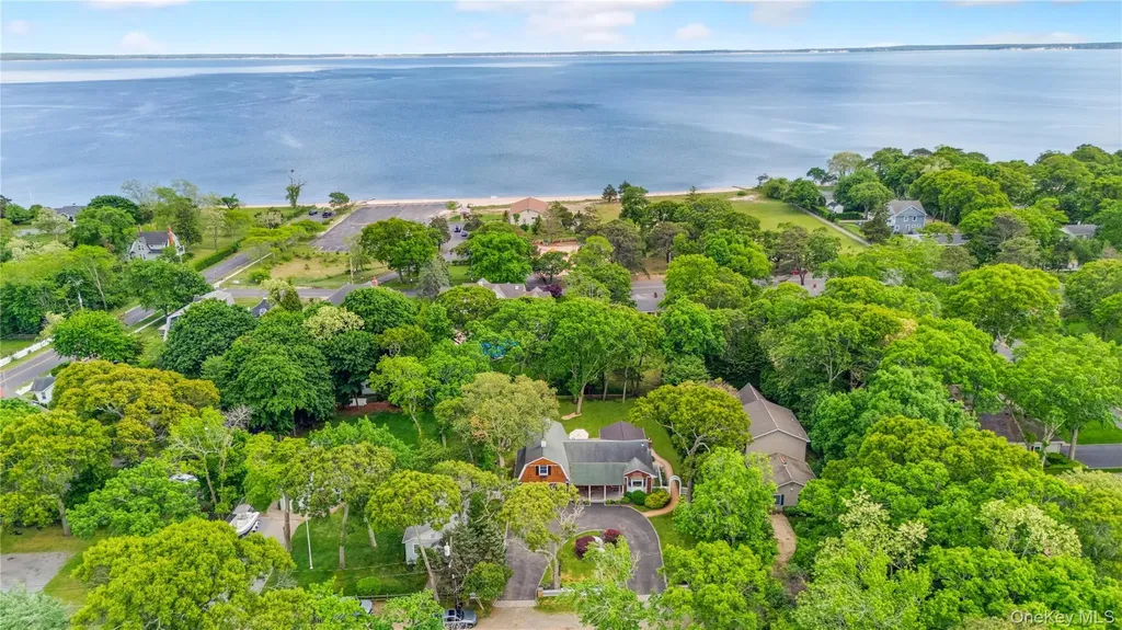 345 Bartley Road Mattituck NY 11952