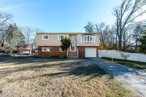 361 Nevada Street Lindenhurst NY 11757