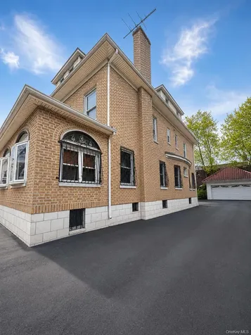 2536 Davidson Avenue Bronx NY 10468