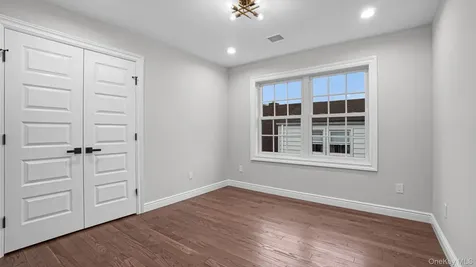 17 Hommell Street S Valley Stream NY 11580