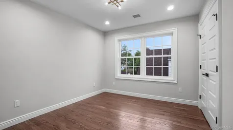 17 Hommell Street S Valley Stream NY 11580