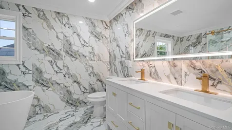 17 Hommell Street S Valley Stream NY 11580