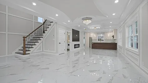 17 Hommell Street S Valley Stream NY 11580