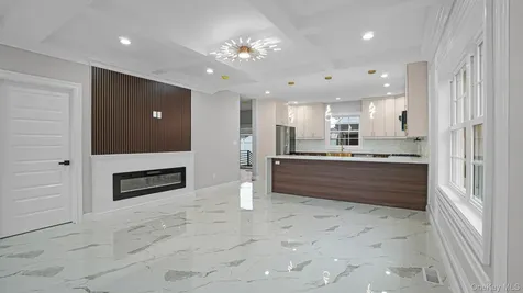 17 Hommell Street S Valley Stream NY 11580