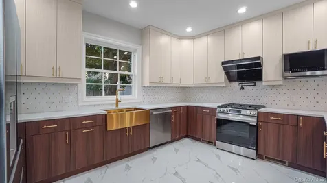17 Hommell Street S Valley Stream NY 11580