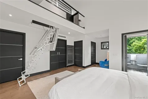 166-15 35th Avenue Flushing NY 11358