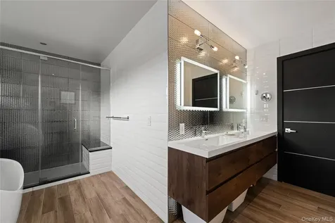 166-15 35th Avenue Flushing NY 11358